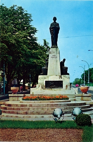 1556 - Iasi. Statuia lui M. Eminescu